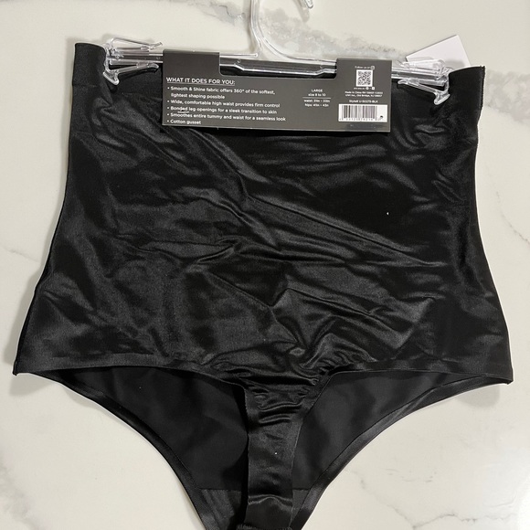 Under Where Shape wear - black thong - Picture 2 of 3